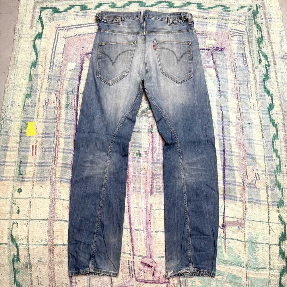 vintage Levis Engineered Jeans Mens Blue Light Wash Twisted Buckle Back 32x33